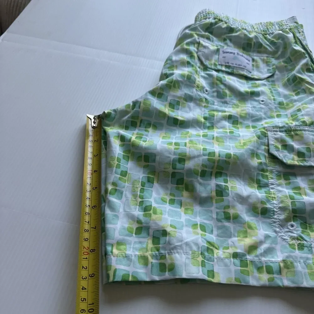 Tommy Bahama Men’s Swim Trunks M Green Geometric Print Drawstring Board Shorts